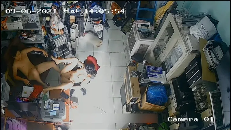 Vợ yêu chồng yêu địt trộm trong của của quý máy tính