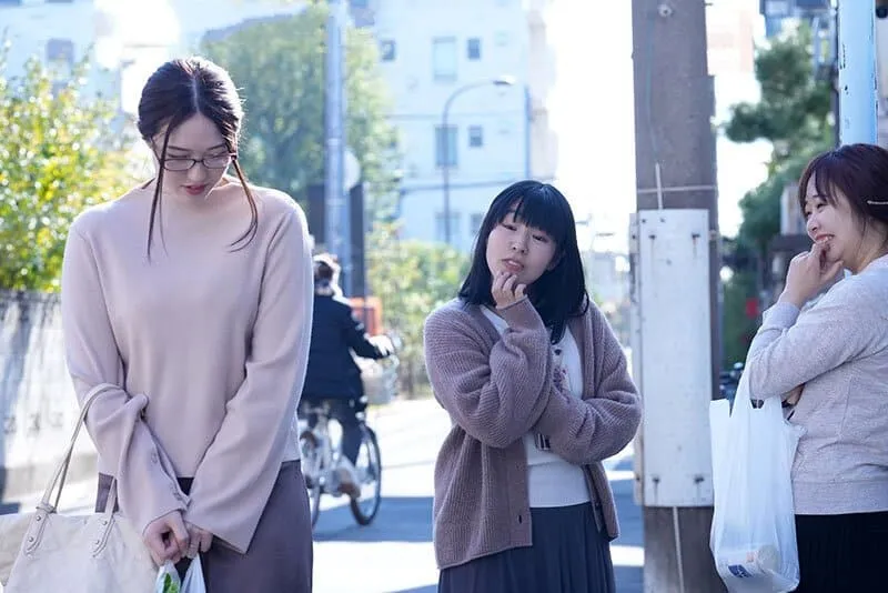 Trả thù mấy mụ cạnh nhà thường xuyên nói xấu bằng cách “cướp anh xã ả ta”