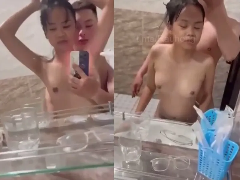 Mảnh khảnh em cùng người yêu phang trước gương quay kỉ niệm